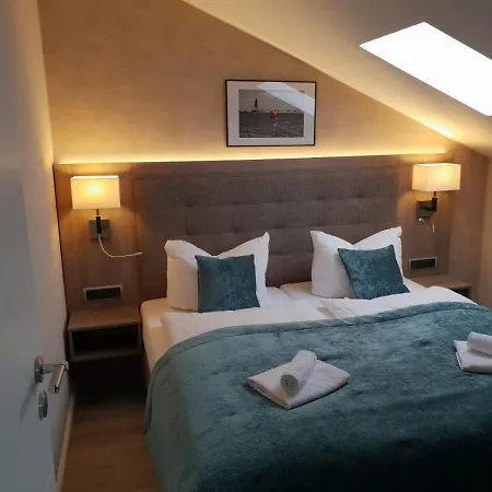 Mertinkus Nordseehotel Bed & Breakfast *
