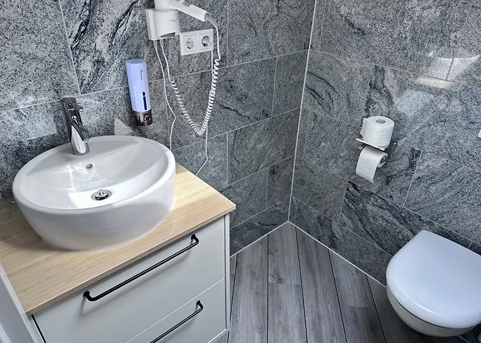 Mertinkus Nordseehotel Отель Куксхафен